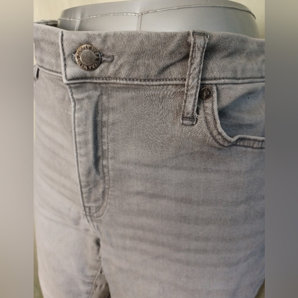 A Simply Vera Vera Wang Straight Leg Capri Jeans - Picture 4 of 8